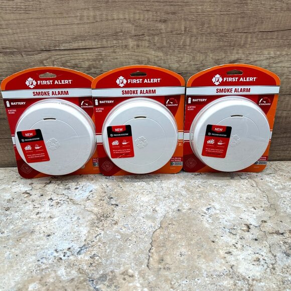 Lot Of 3 First Alert Smoke Alarm Precision Detection Standard 1046727 Batteries - Picture 1 of 10